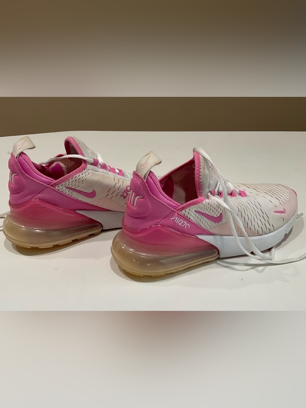 🌼🌼 Nike Girl’s Air Max 270 Shoes, Size 5.5Y